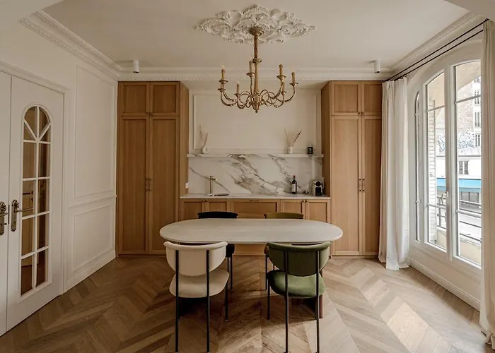 Ecrin Haussmannien Aux Arches-porte De Versailles