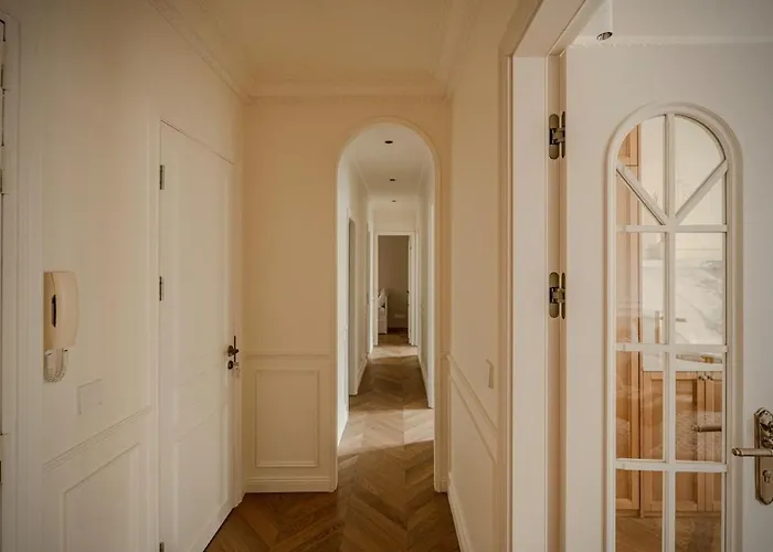 Ecrin Haussmannien Aux Arches-porte De Versailles *