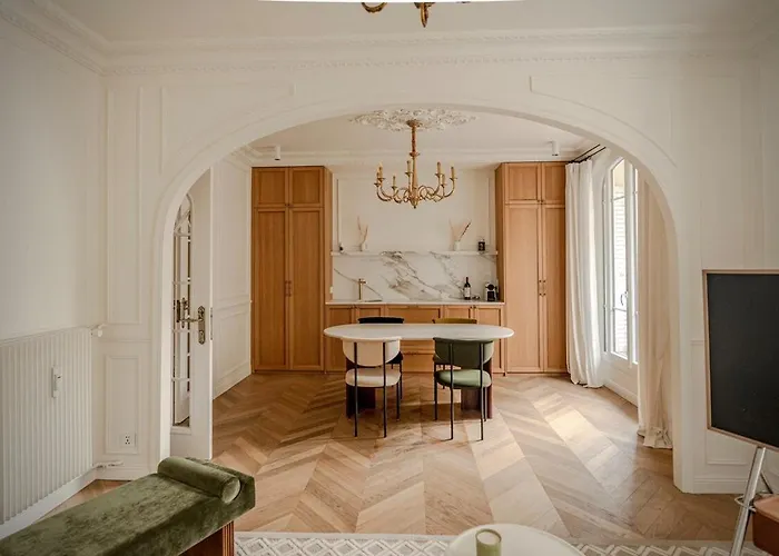 Ecrin Haussmannien Aux Arches-porte De Versailles