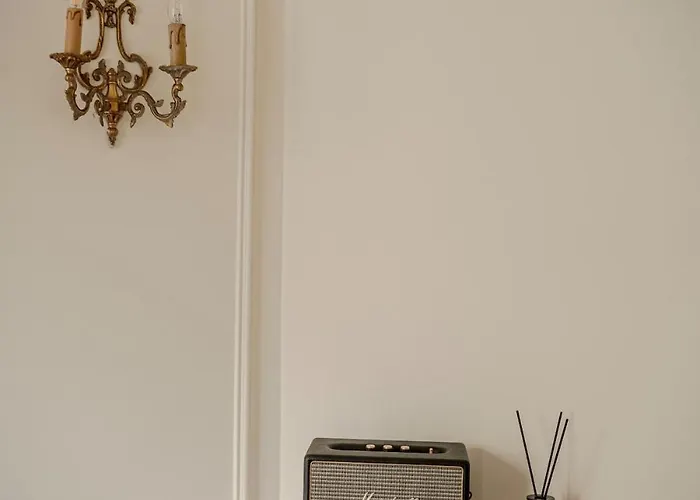 Ecrin Haussmannien Aux Arches-porte De Versailles