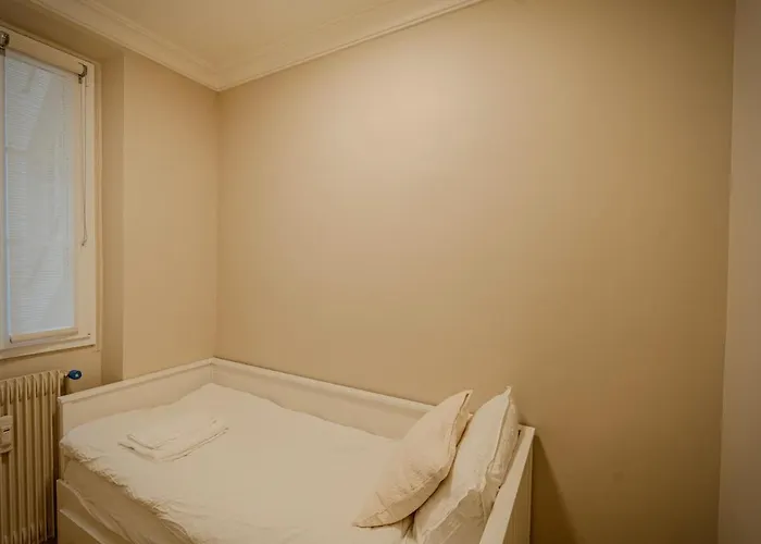 Ecrin Haussmannien Aux Arches-porte De Versailles *