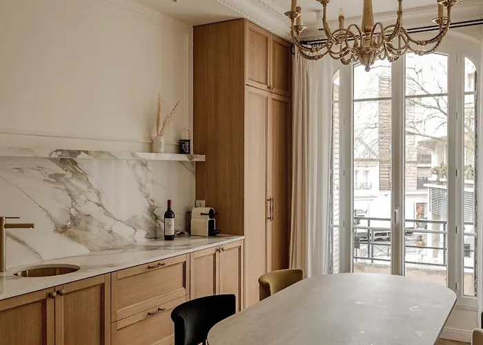 Ecrin Haussmannien Aux Arches-porte De Versailles